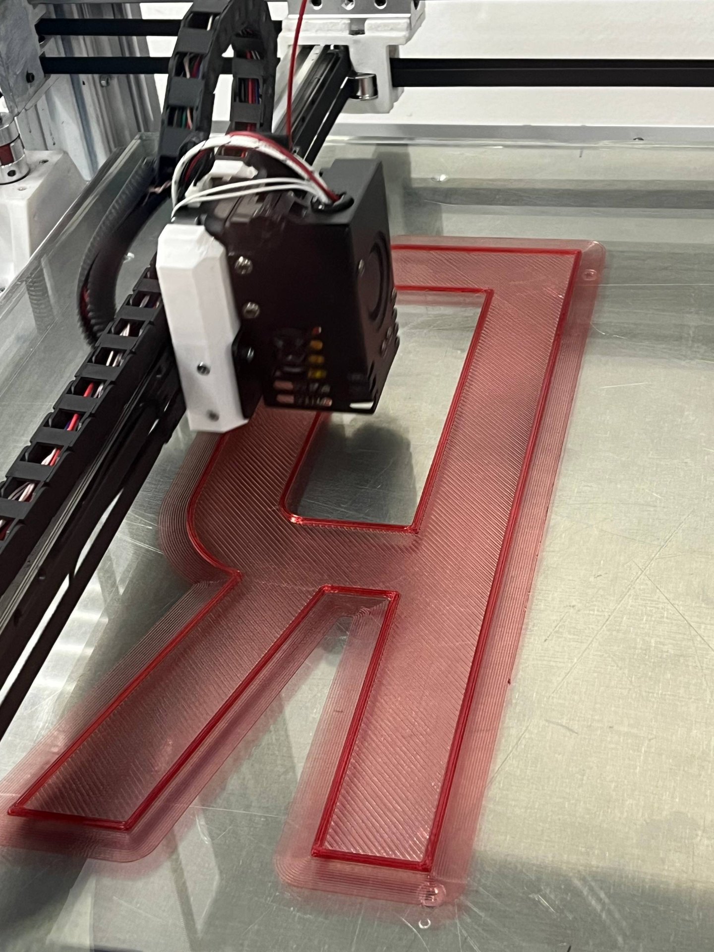 Печать буквы Я красным PETG